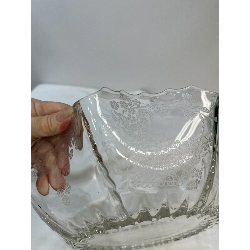 Viking‎ New Martinsville Ruffled Crimped Bowl Meadow Wreath Etching